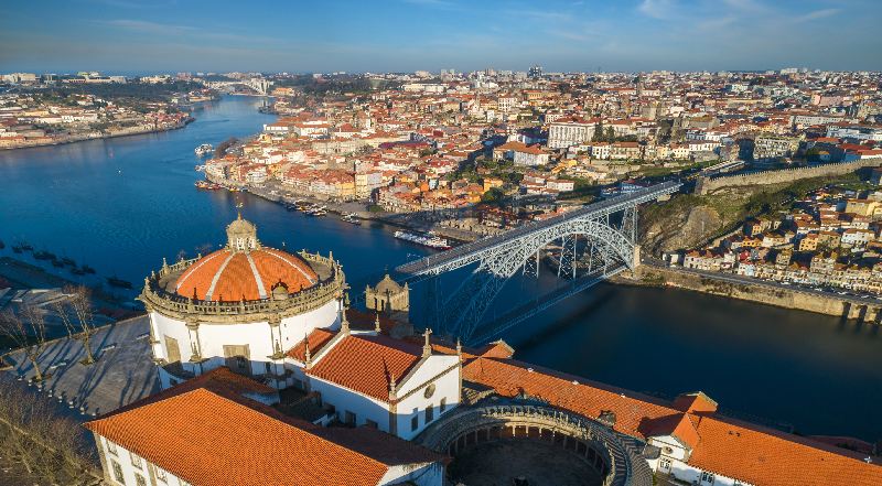 1.	Portekiz’de Gayrimenkul Alımı Yoluyla Avrupa Vatandaşlığı İmkânı